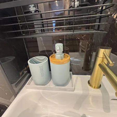 Beau Avec Belle Terrasse Au Centre De * Nizza