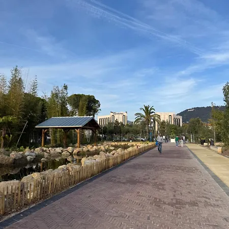 Beau Avec Belle Terrasse Au Centre De * Nizza