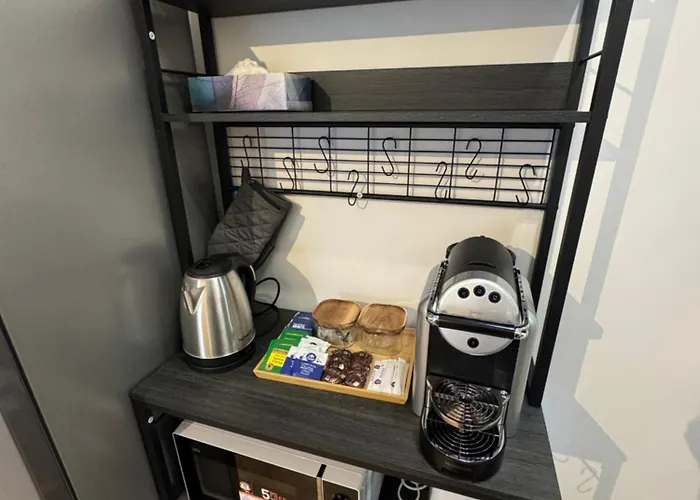 Beau Avec Belle Terrasse Au Centre De *