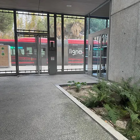 Beau Avec Belle Terrasse Au Centre De * Nice