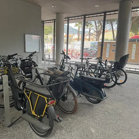 Beau Avec Belle Terrasse Au Centre De * Nice