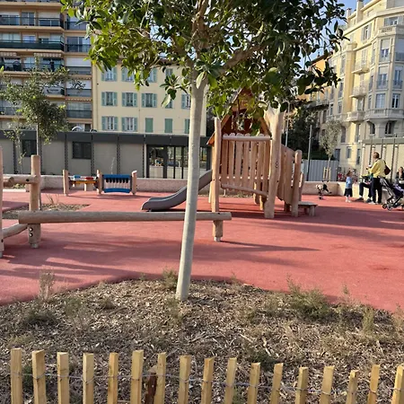 Beau Avec Belle Terrasse Au Centre De Apartment